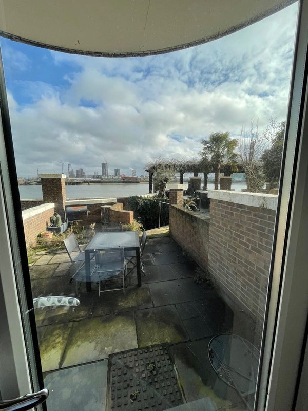 Room Mariners Mews in Greater London