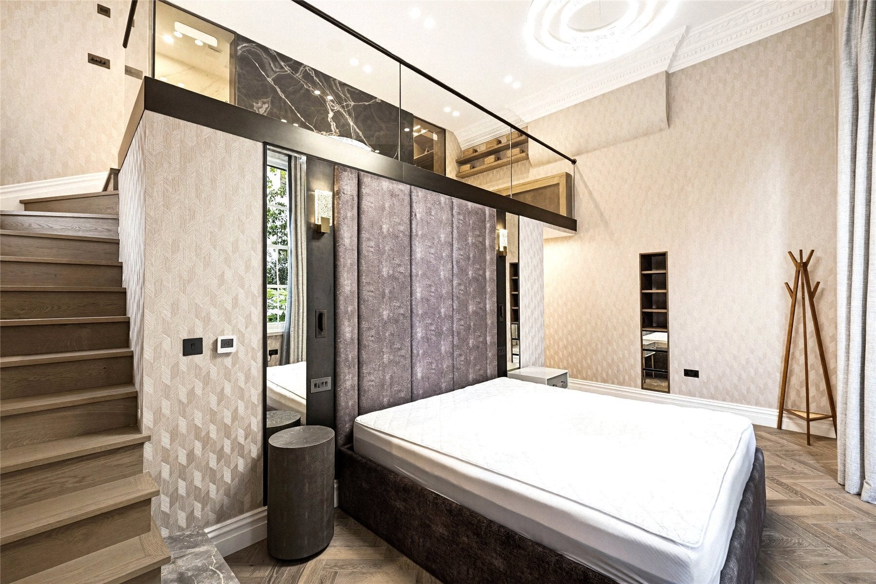 Flat Cadogan Square in Greater London