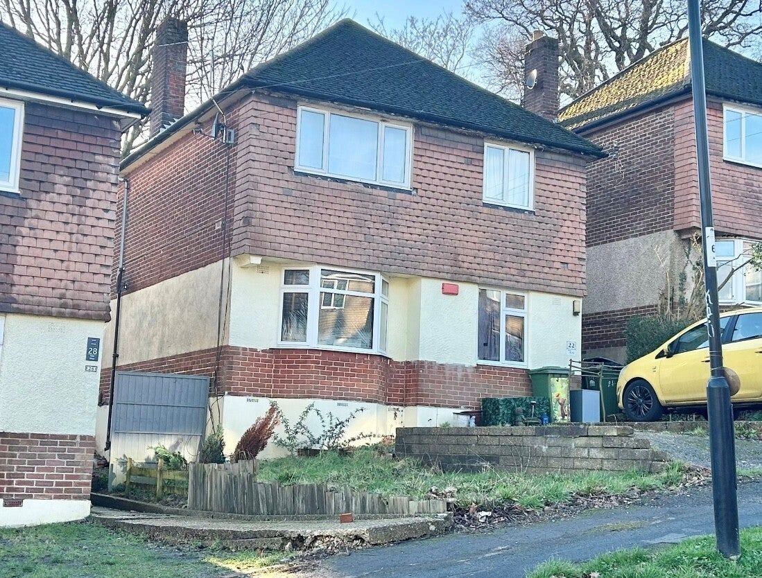 Flat Vale Drive in Southampton