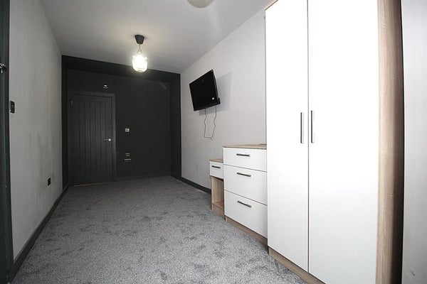 Flat Soham Road in London