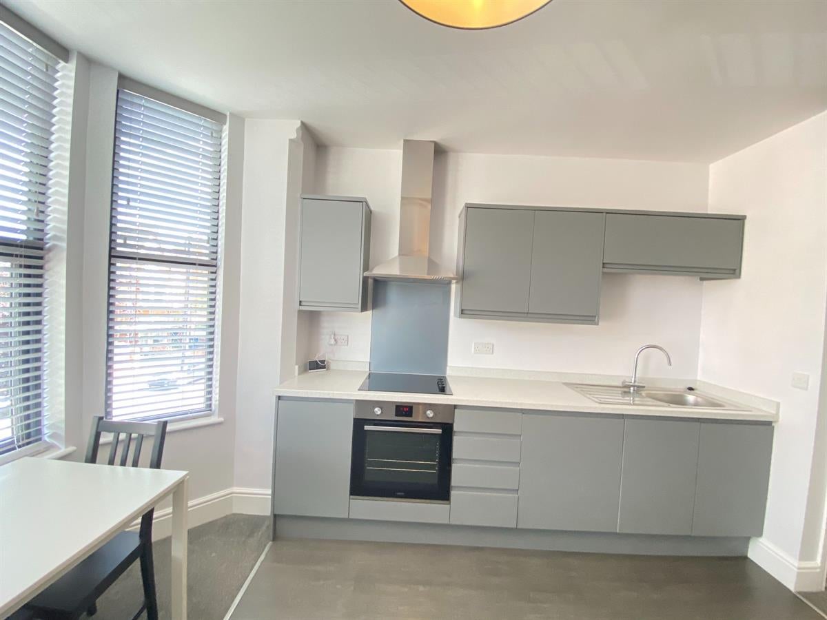 Flat Millicent Road in Nottingham