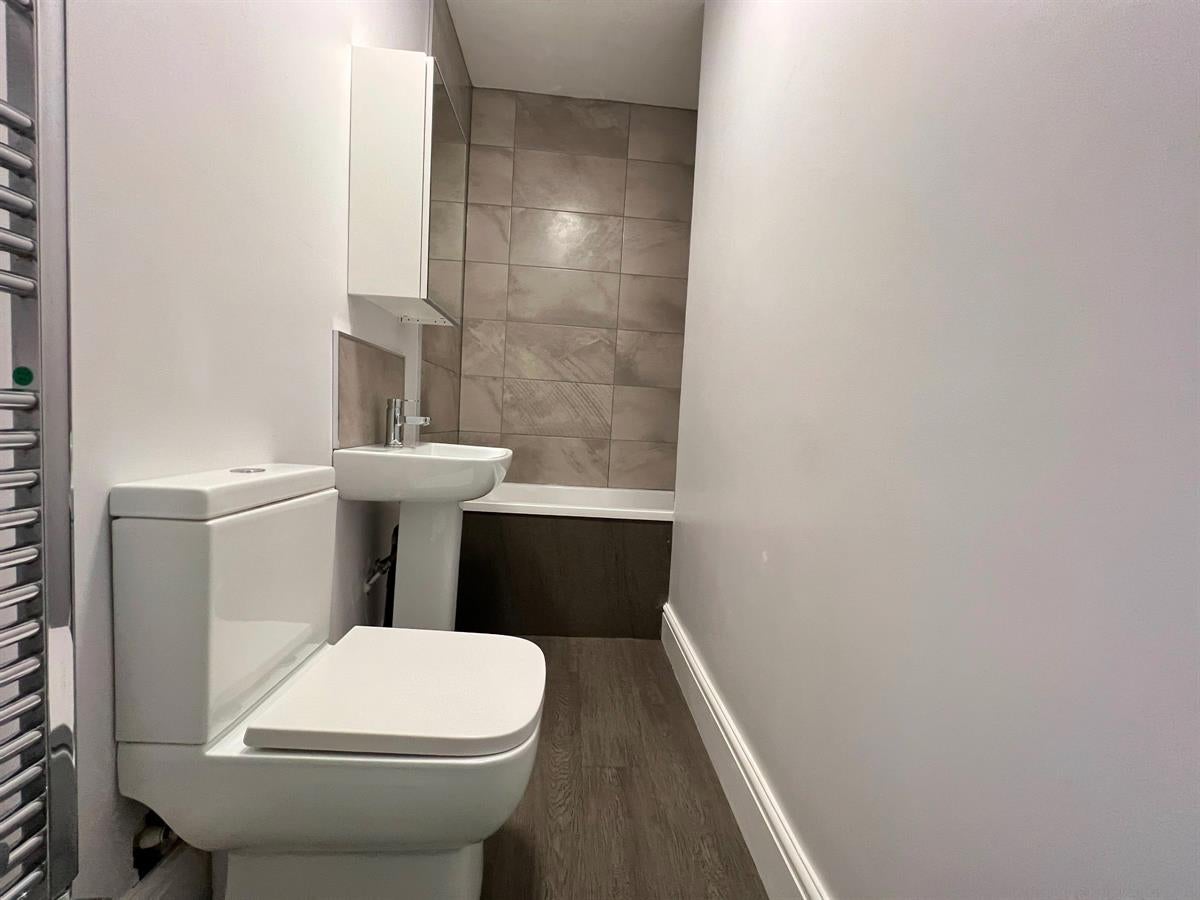 Flat Millicent Road in Nottingham