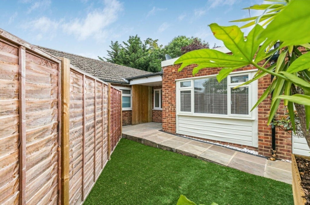 House Beales Road in Mole Valley