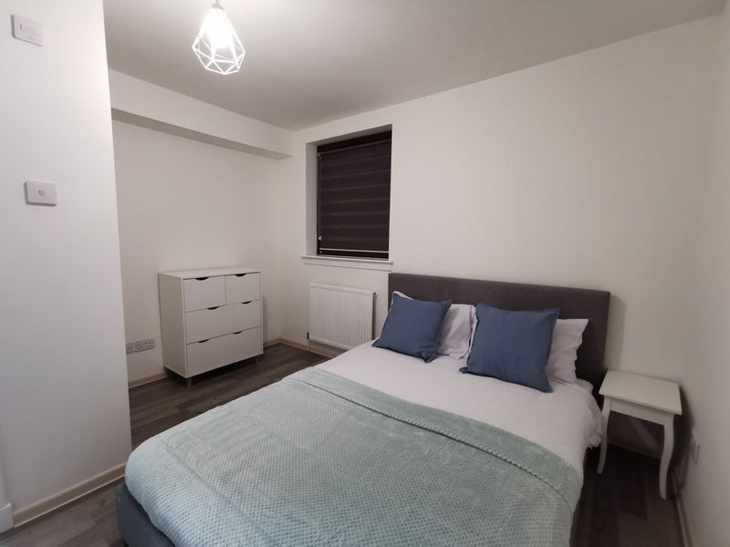 Room Muirhouse Drive in City of Edinburgh
