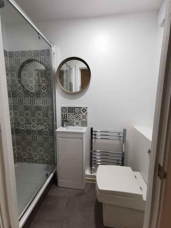 Room Muirhouse Drive in City of Edinburgh