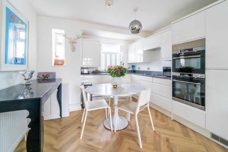 Room Sebbon Street in Greater London