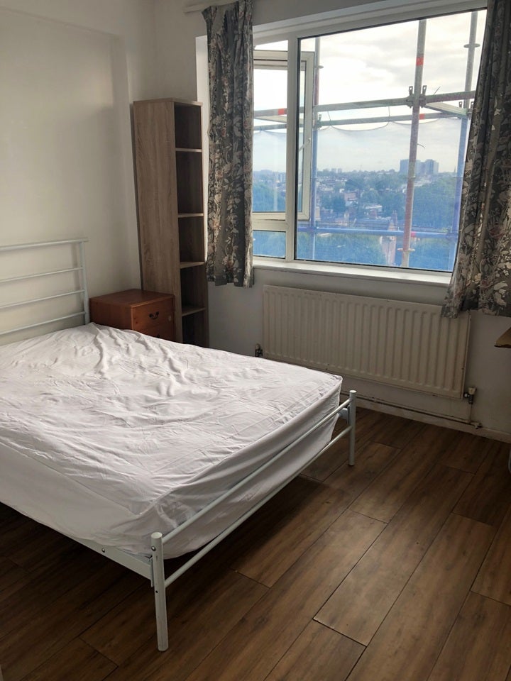 Room Sirdar Road in Greater London
