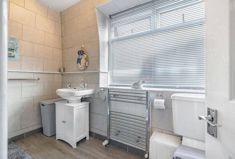 Room Coleshill Drive in Bristol