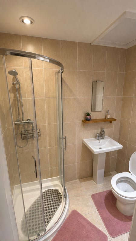 Room Saxby Street in Leicester