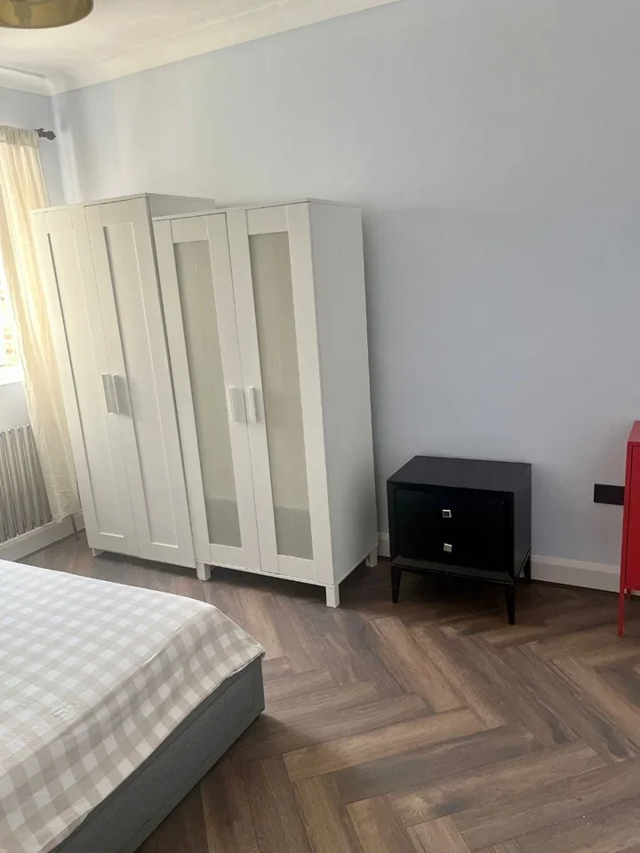 Room Thornton Road in Greater London