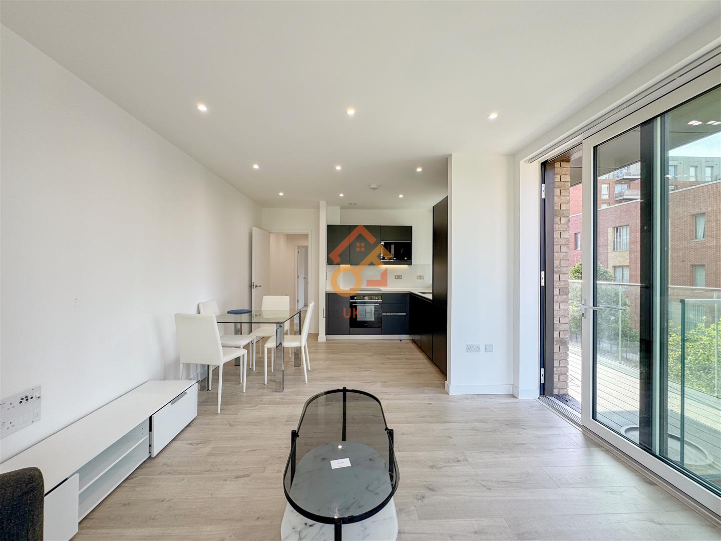 Flat Coster Avenue in London