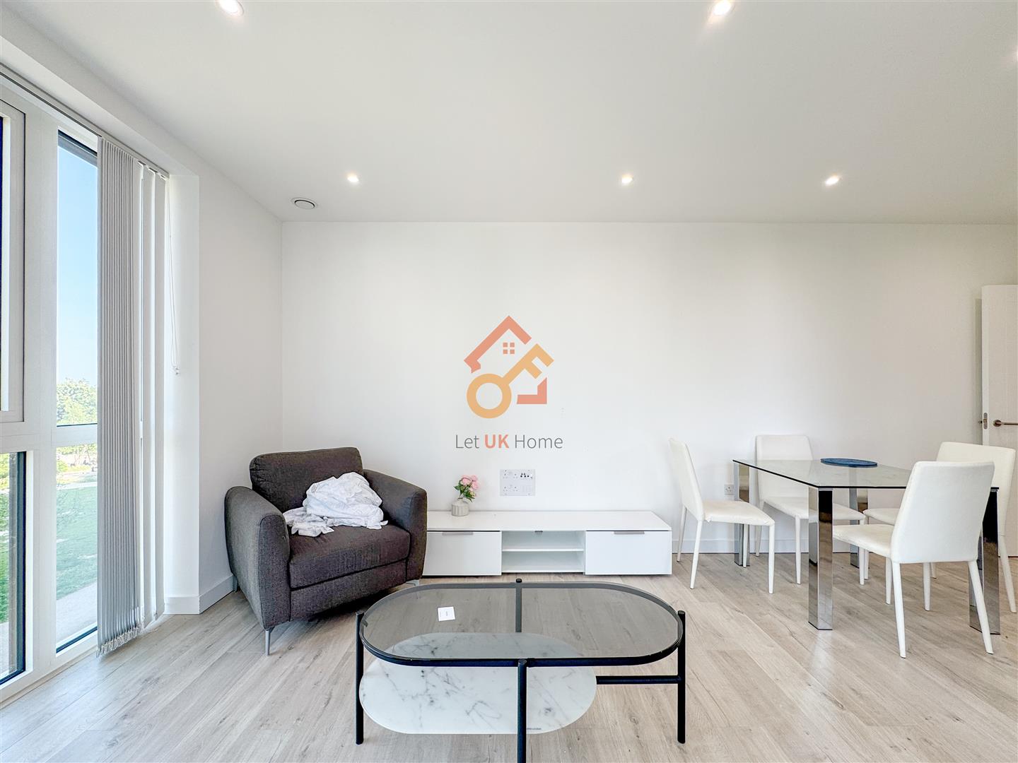Flat Coster Avenue in London