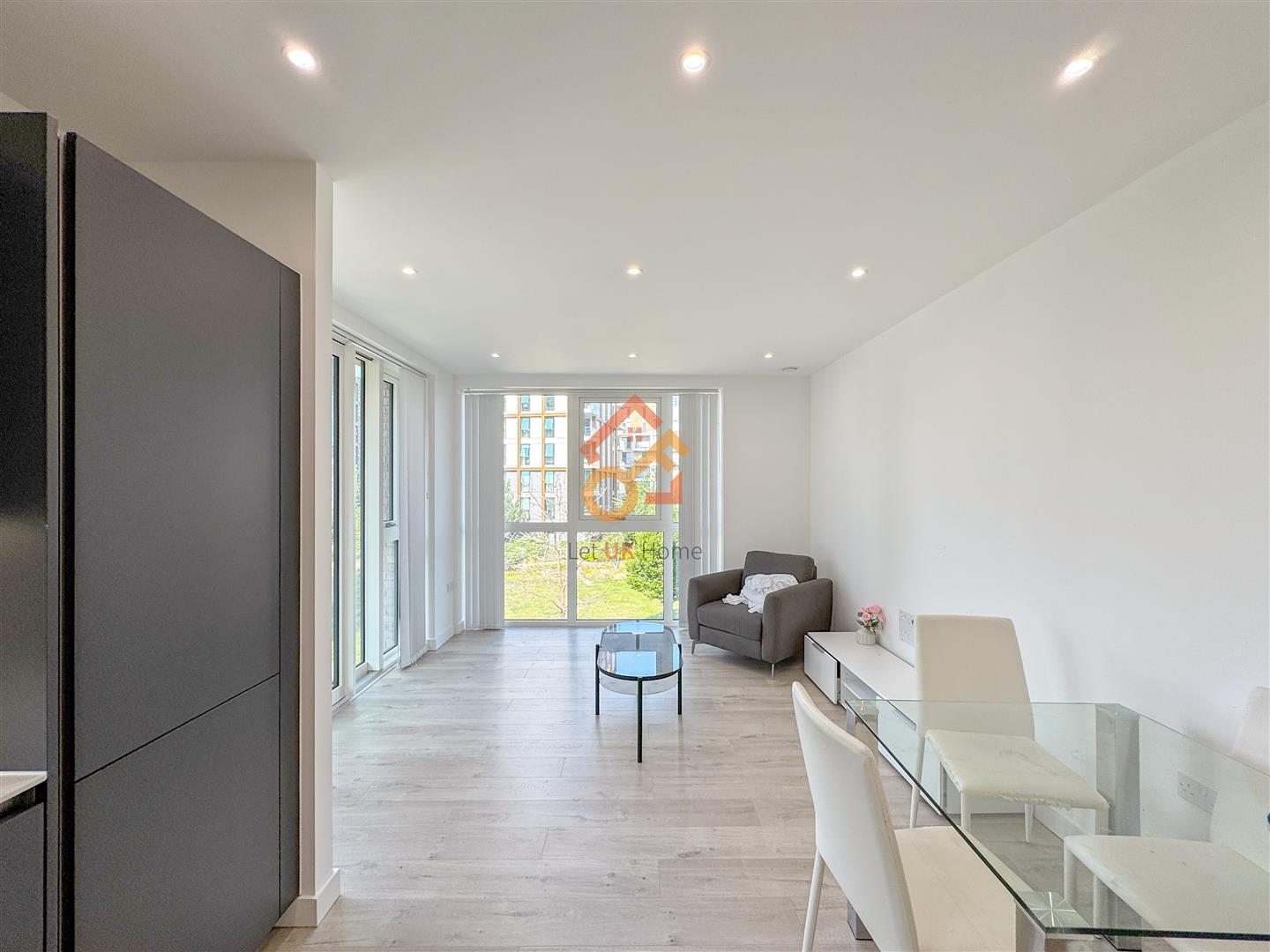 Flat Coster Avenue in London