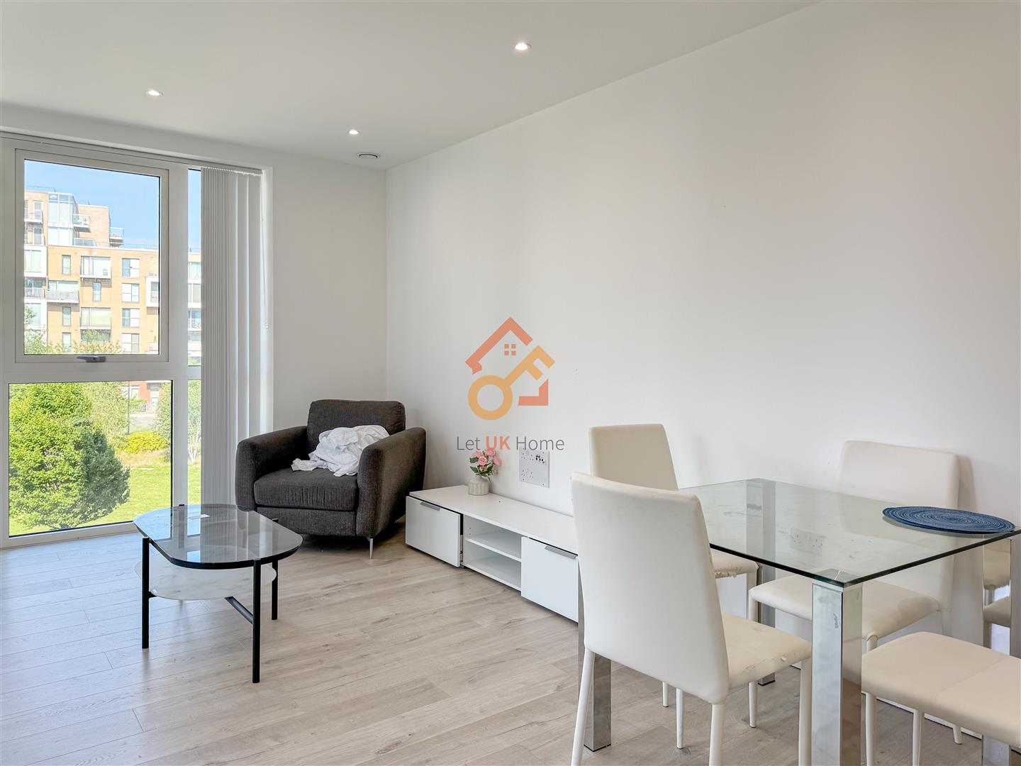 Flat Coster Avenue in London