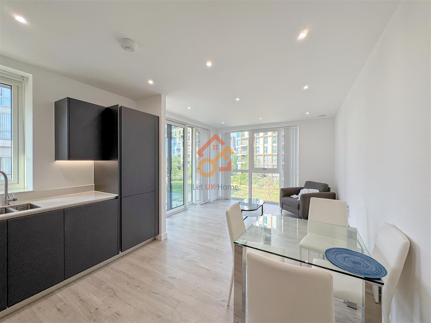 Flat Coster Avenue in London