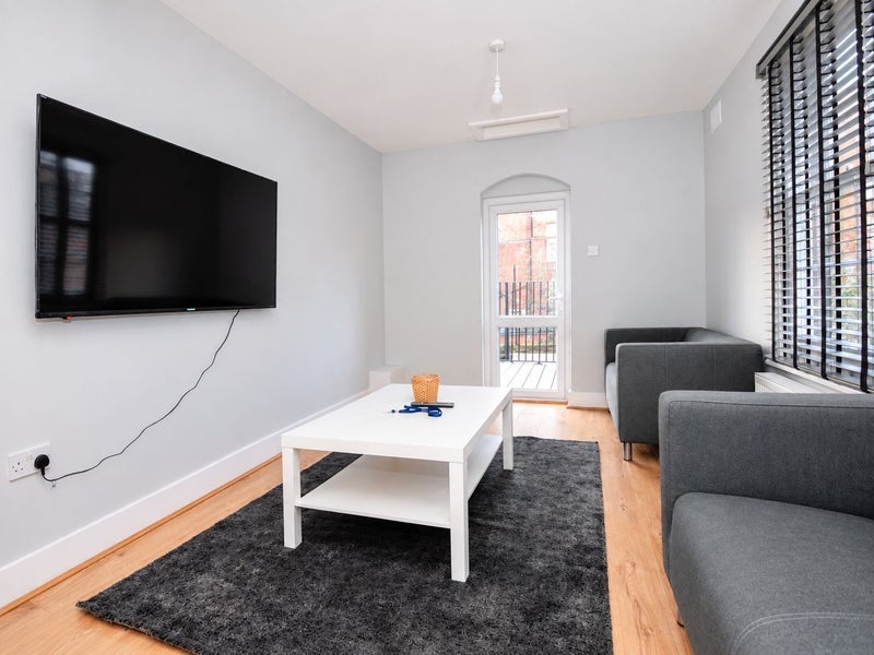 Room Senrab Street in Greater London