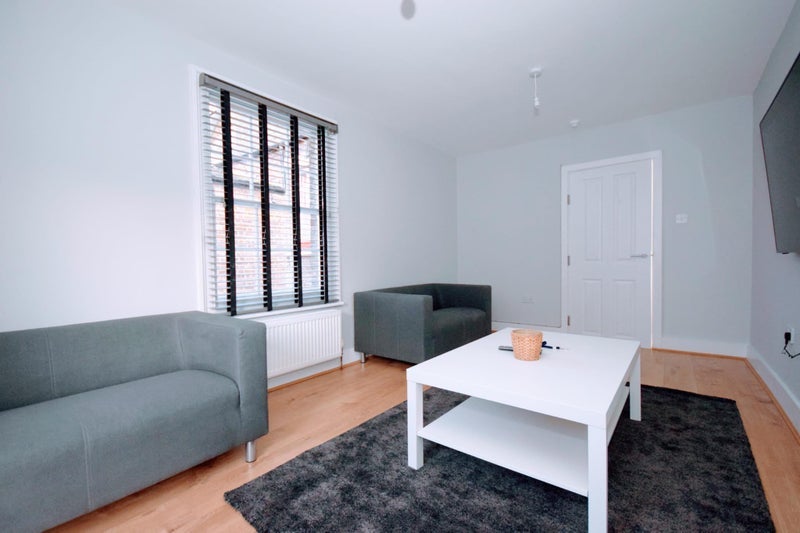 Room Senrab Street in Greater London