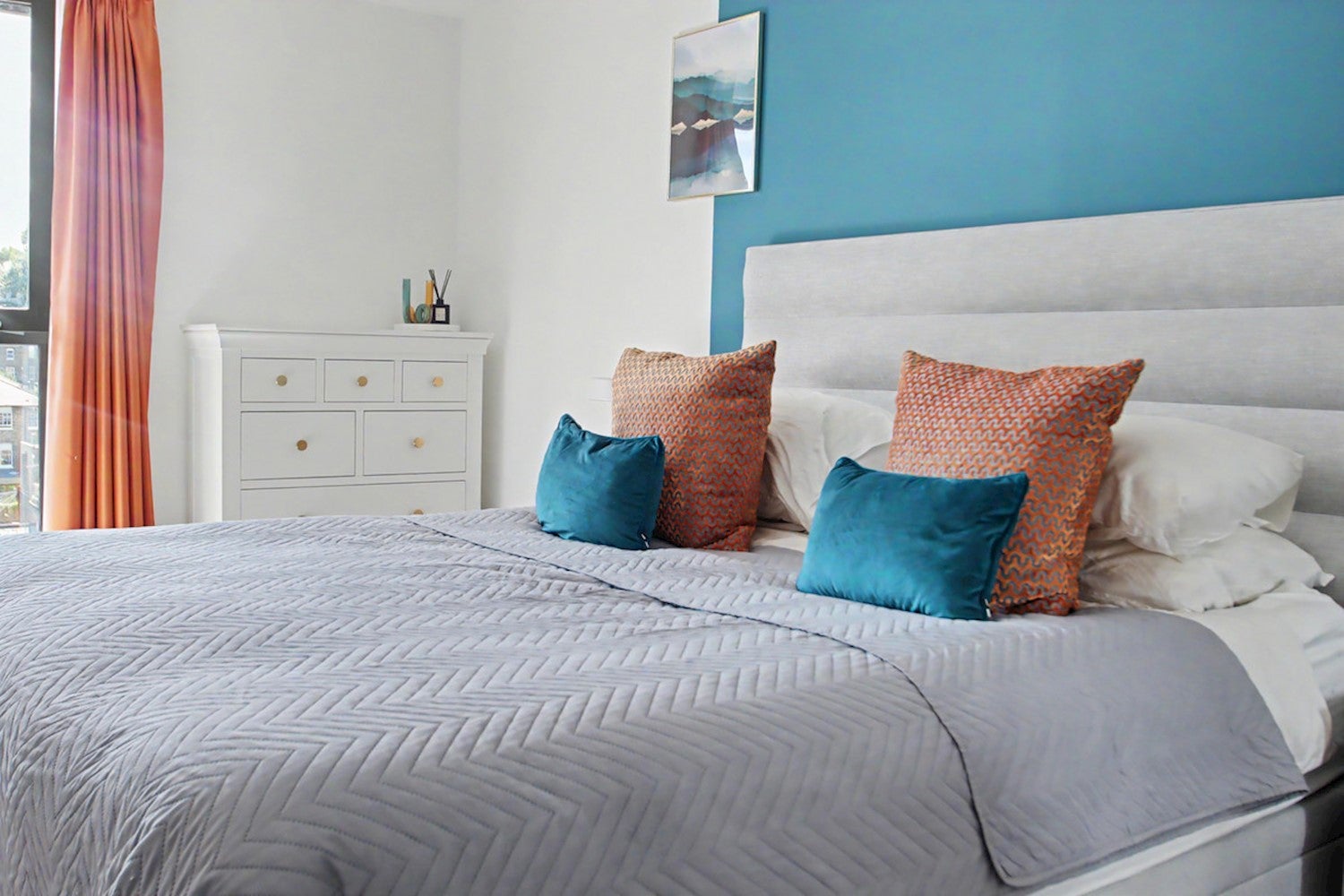 Flat Hawthorne Crescent in Greater London
