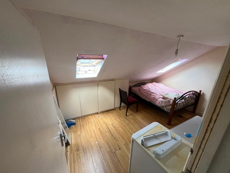 Room Sandringham Road in Greater London