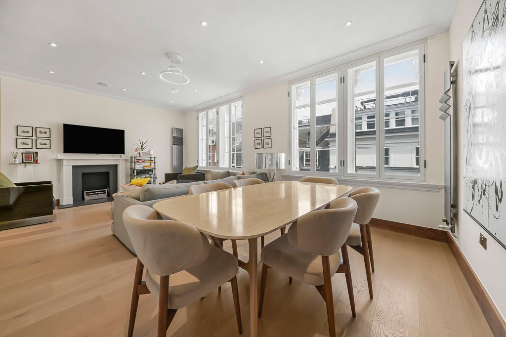 Flat Dover Street in City of Westminster
