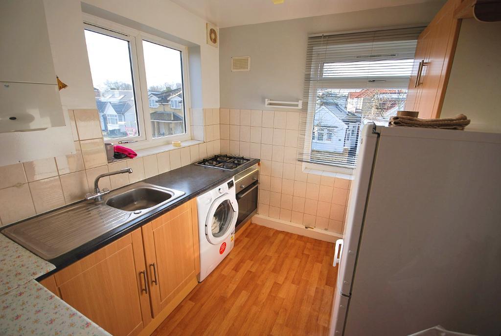Flat Charterhouse Avenue in Greater London