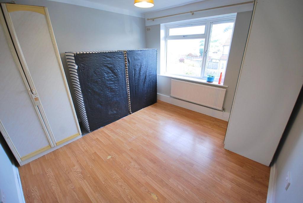 Flat Charterhouse Avenue in Greater London