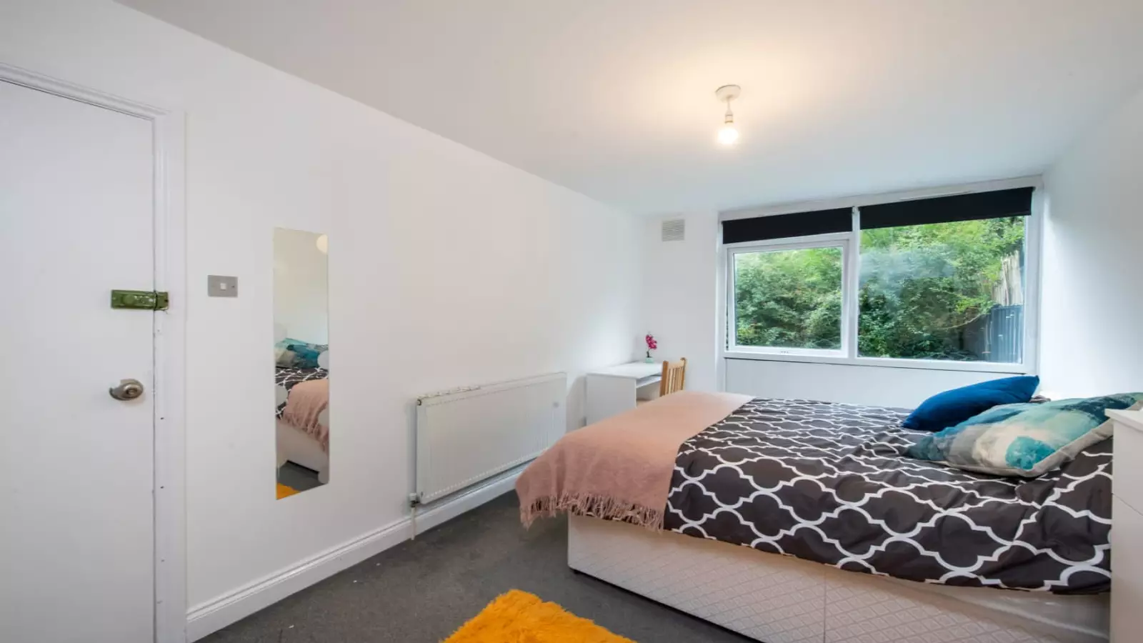 Flat York Road in Greater London