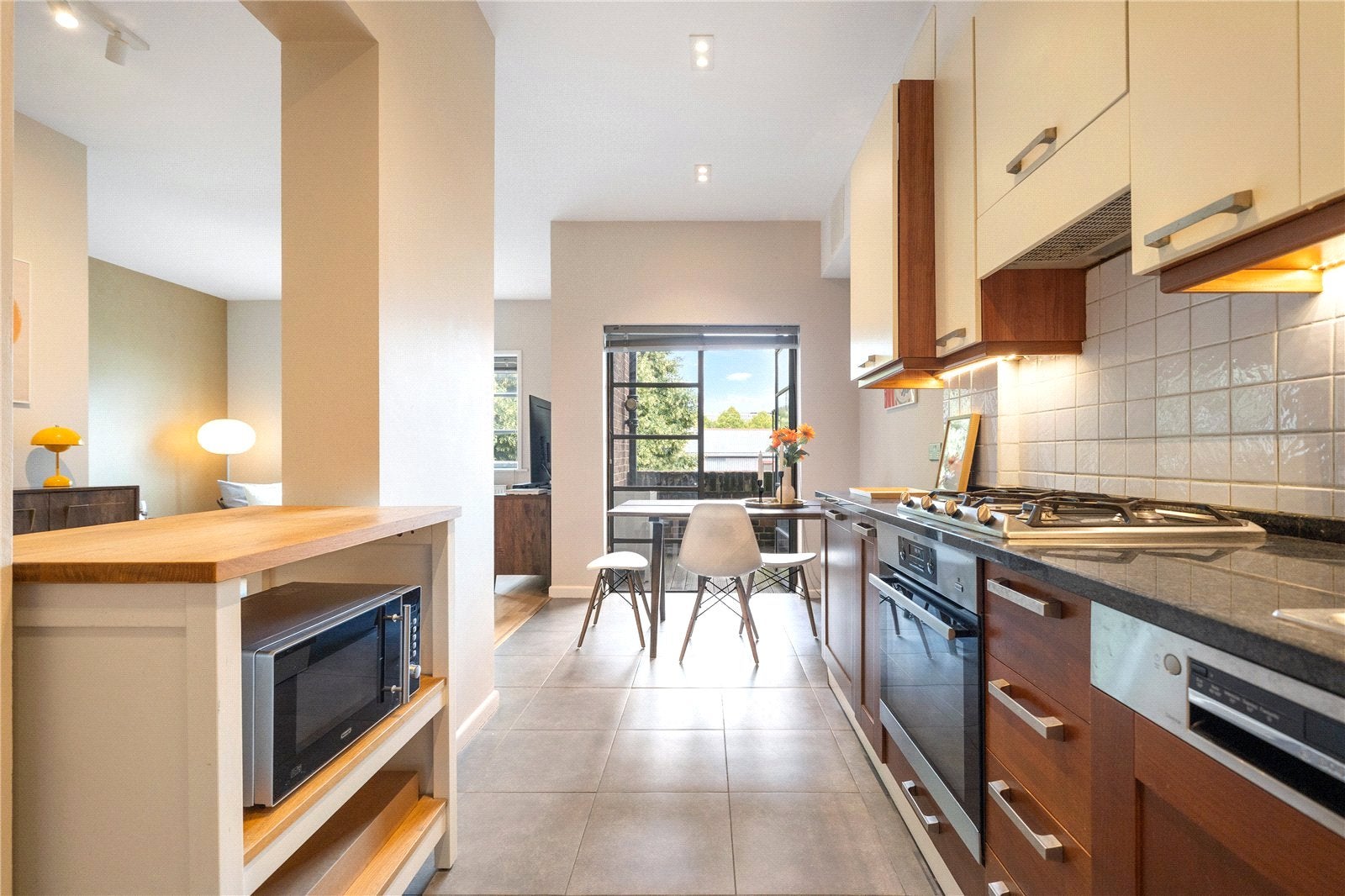 Flat Graham Street in Greater London
