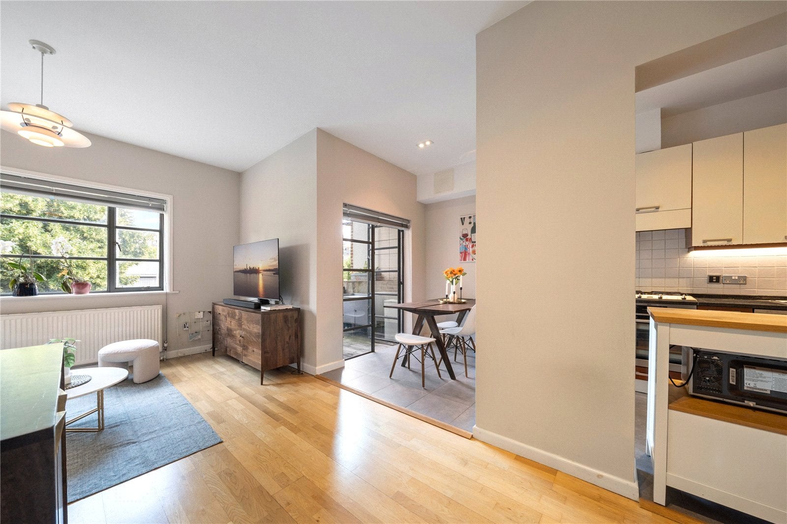 Flat Graham Street in Greater London
