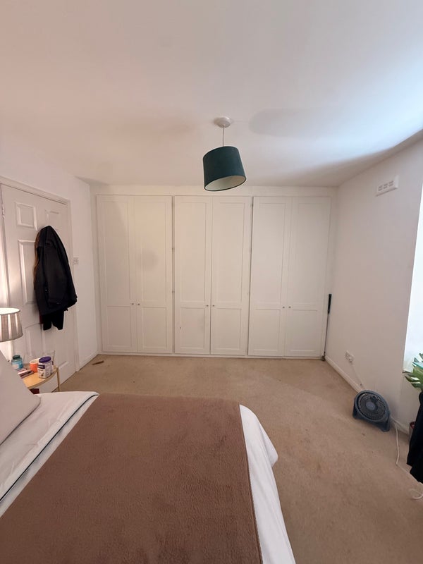 Room Sovereign Mews in Greater London