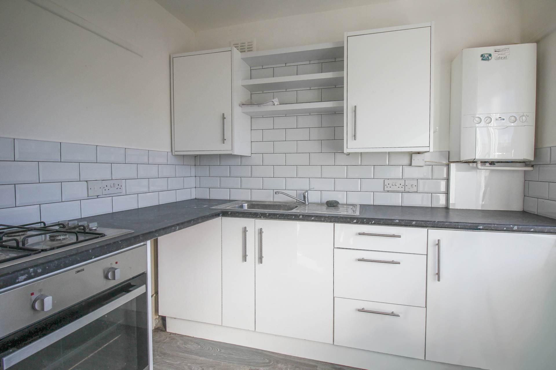 Flat Orchard Street in Weston-super-Mare