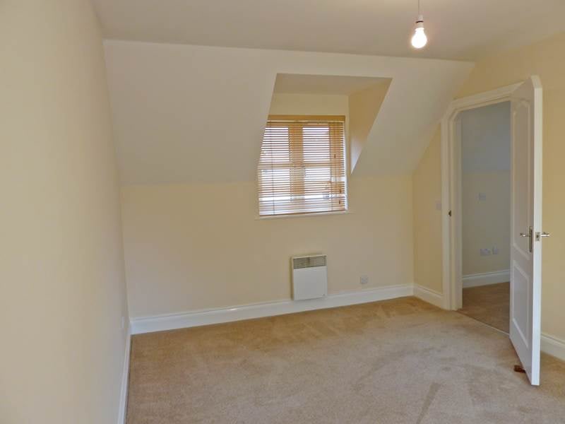 Flat Stratford Drive in Wooburn Green