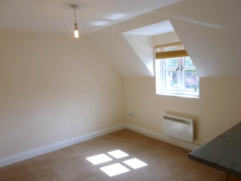 Flat Stratford Drive in Wooburn Green