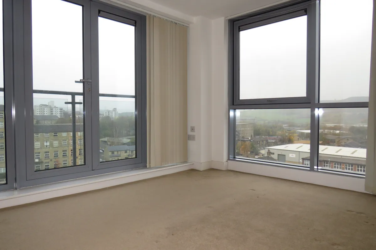 Flat Dewsbury Road in Calderdale