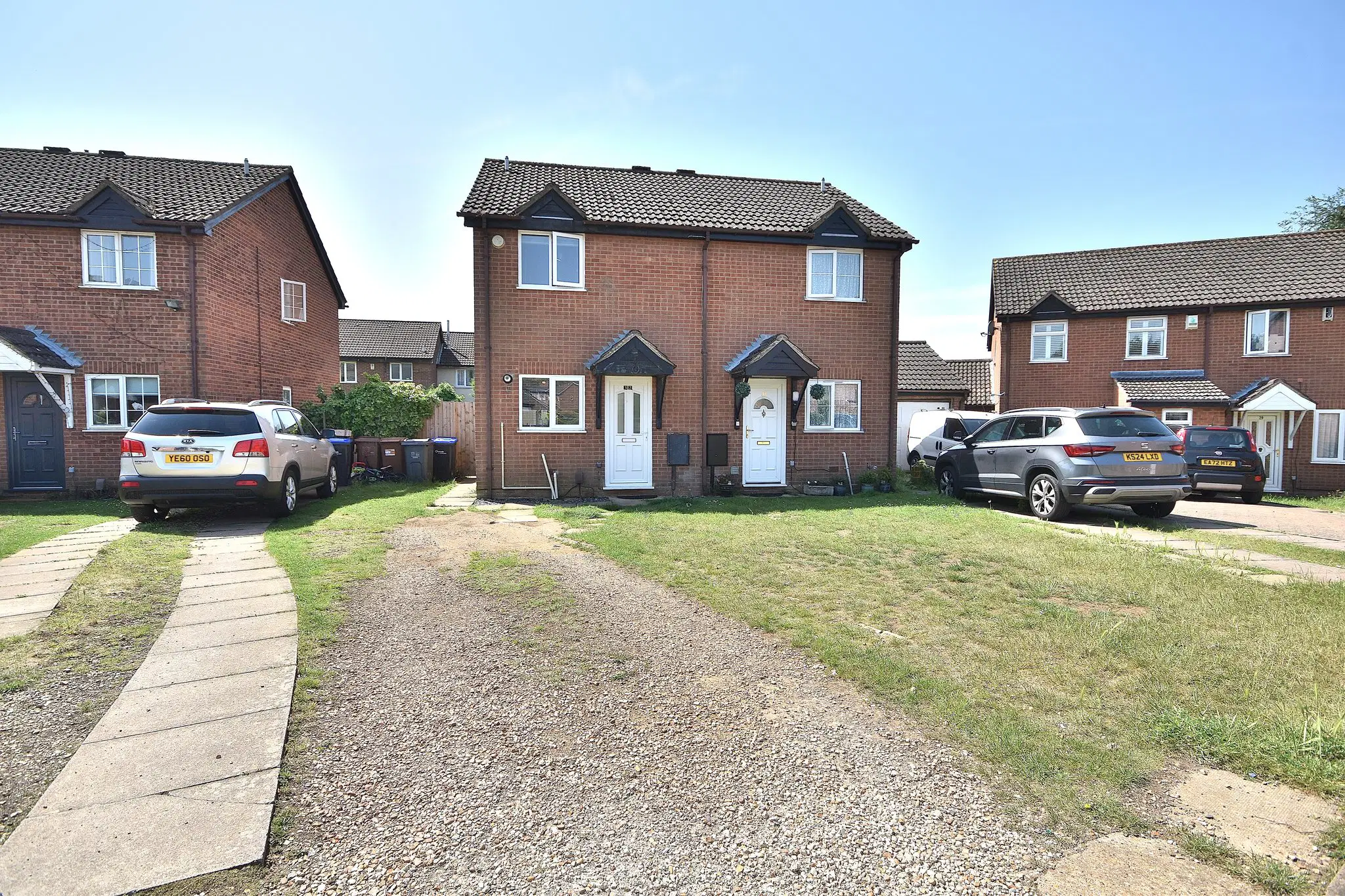House Shelford Close in Northampton