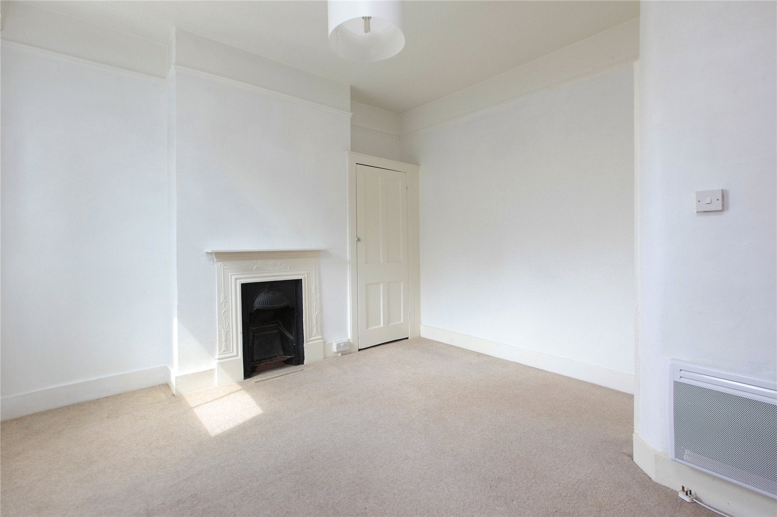 Flat Midmoor Road in Greater London