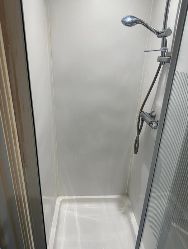 Room Oxley Close in Greater London
