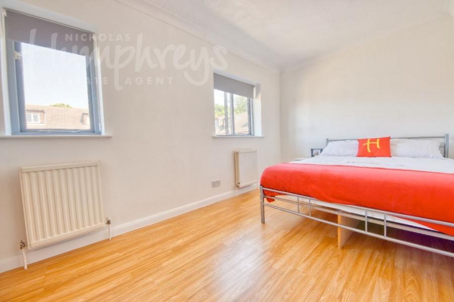 House Regency Place in Canterbury