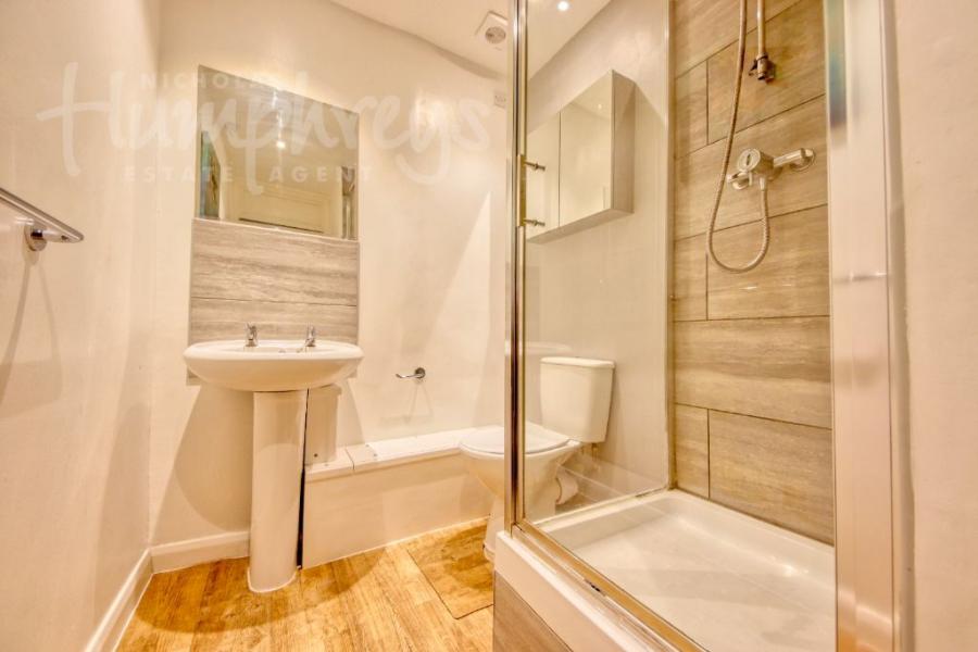 House Regency Place in Canterbury