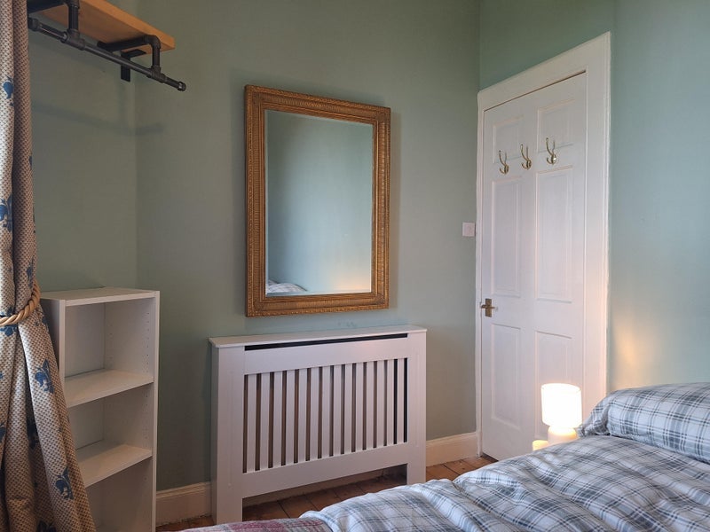 Room Restalrig Road in City of Edinburgh
