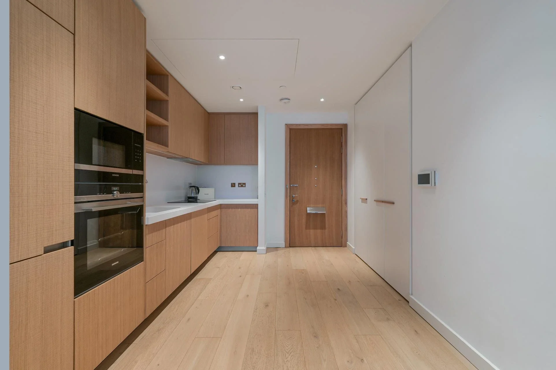 Room Prospect Way in Greater London