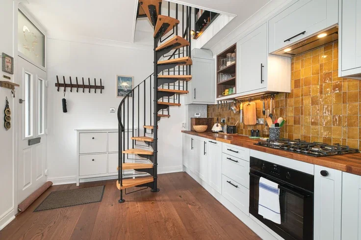 Flat Granville Road in Greater London
