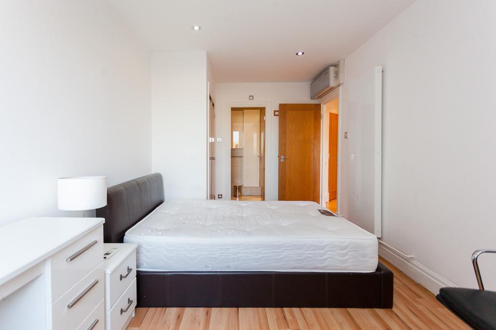 Flat Queensmead in Greater London