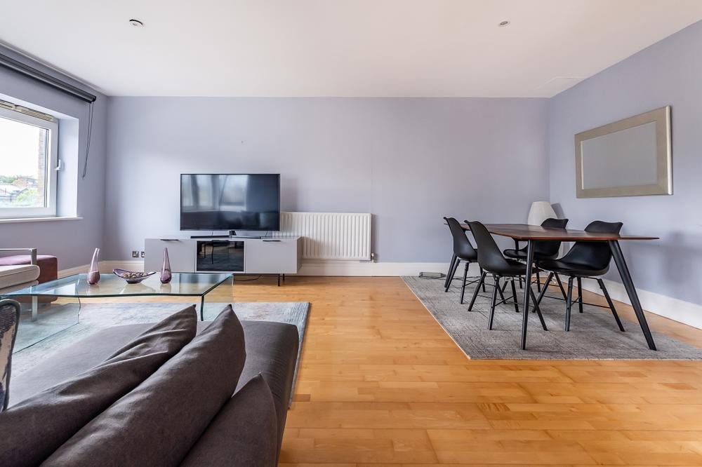 Flat Queensmead in Greater London