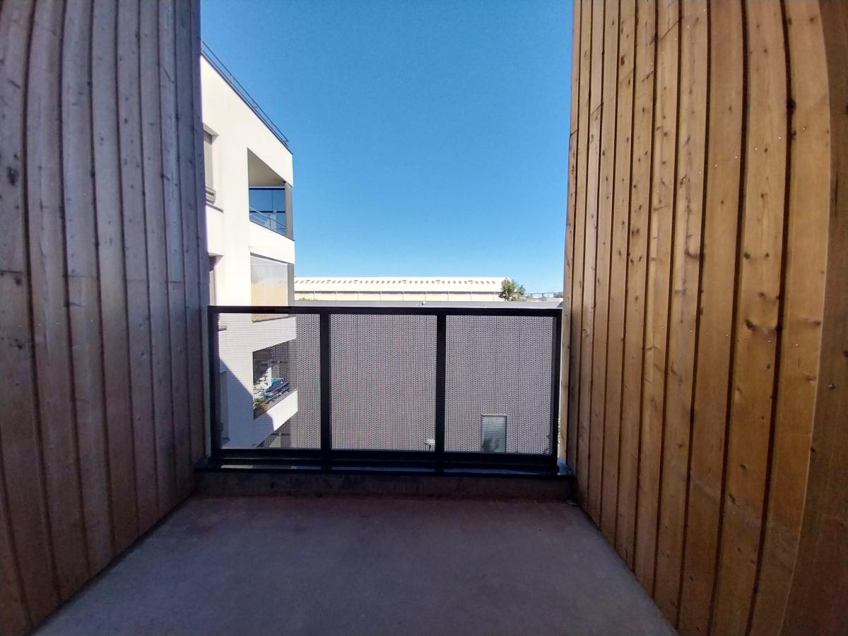 Flat Rue Lucie Aubrac in Bordeaux