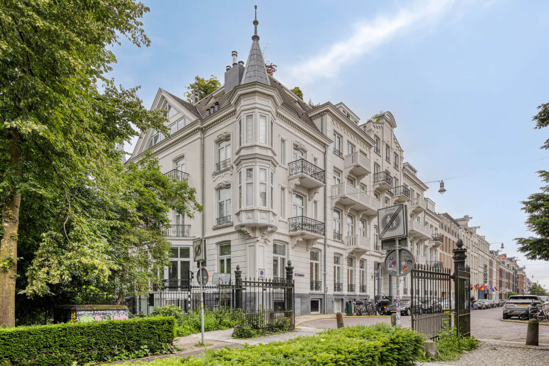 Appartement Pieter Cornelisz. Hooftstraat in Amsterdam