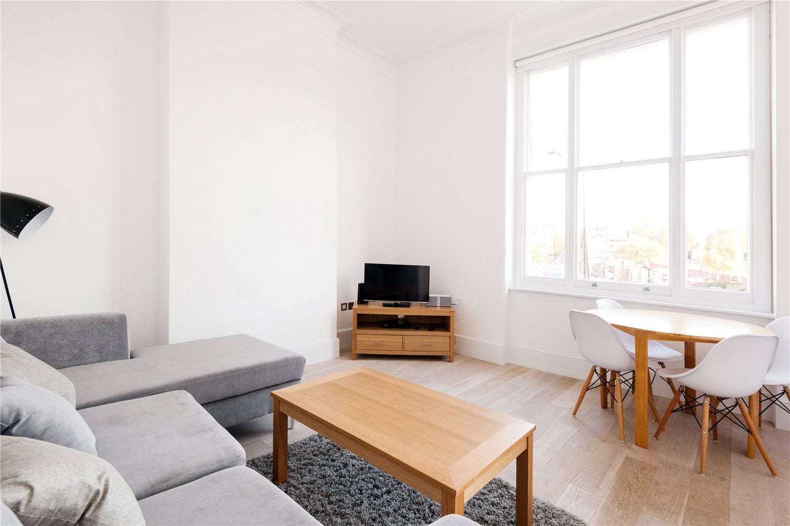 Flat Wren Street in Greater London