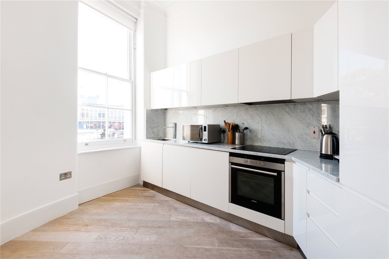 Flat Wren Street in Greater London