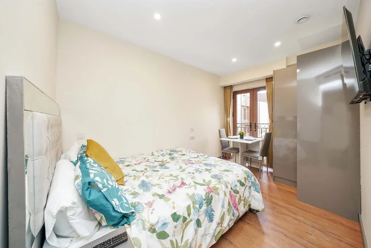 Flat Cranbrook Road in Greater London