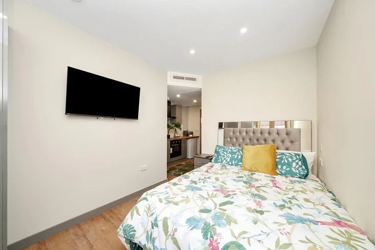 Flat Cranbrook Road in Greater London